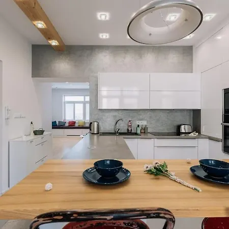 Apartment Retreat *